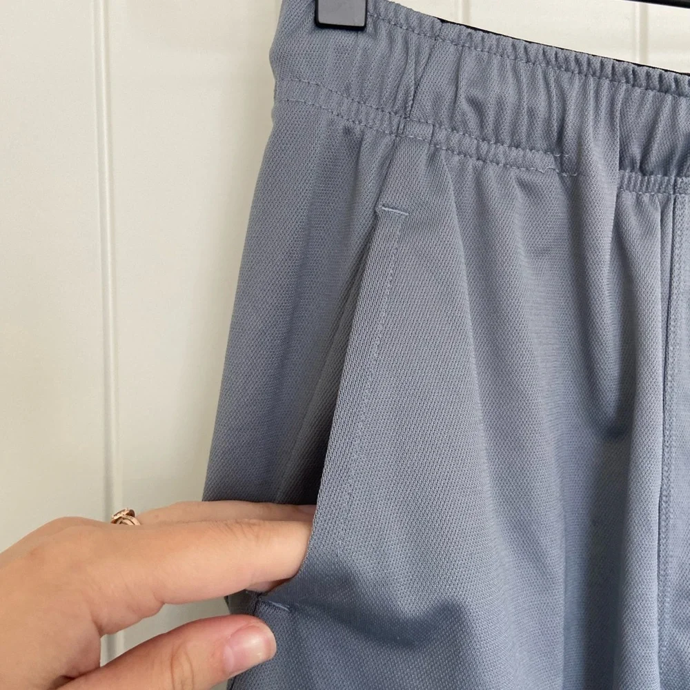 Nike boy’s gray dri-fit athletic‎ shorts — medium